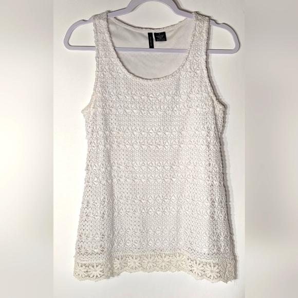 new directions Tops - ND New Directions White Crochet Tank Medium
